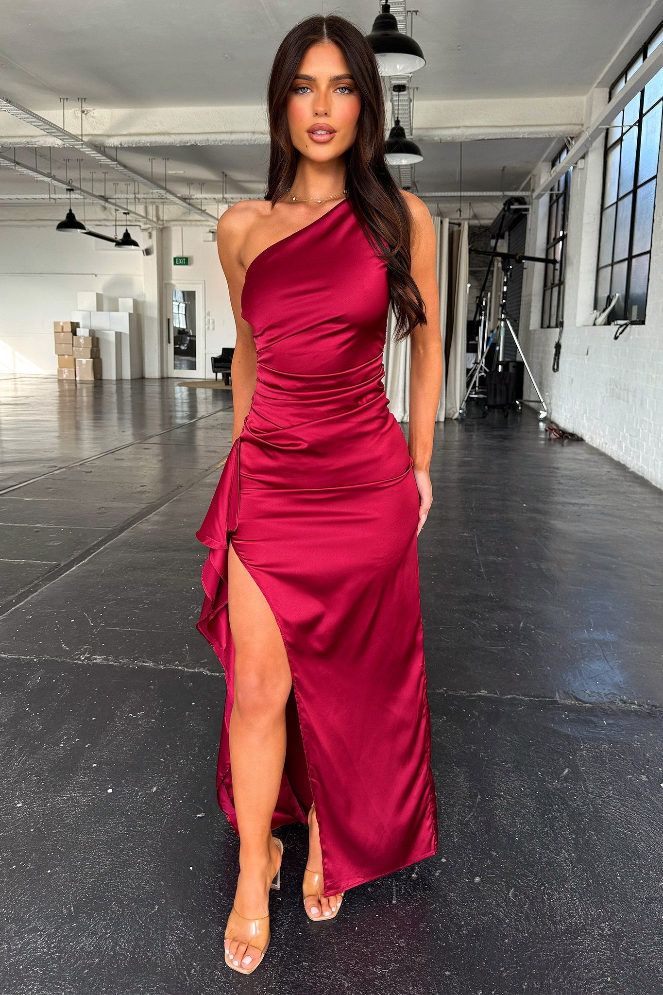 Elianna One Shoulder Satin Maxi Dress - Burdeos