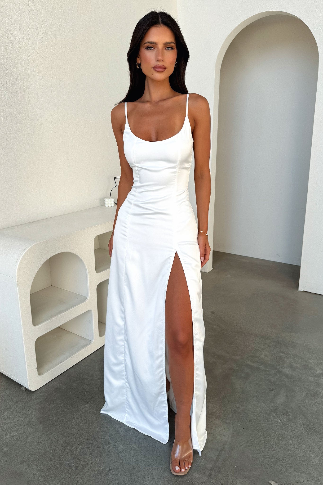 Violetta Scoop Neck Satin Maxi Dress - Blanco