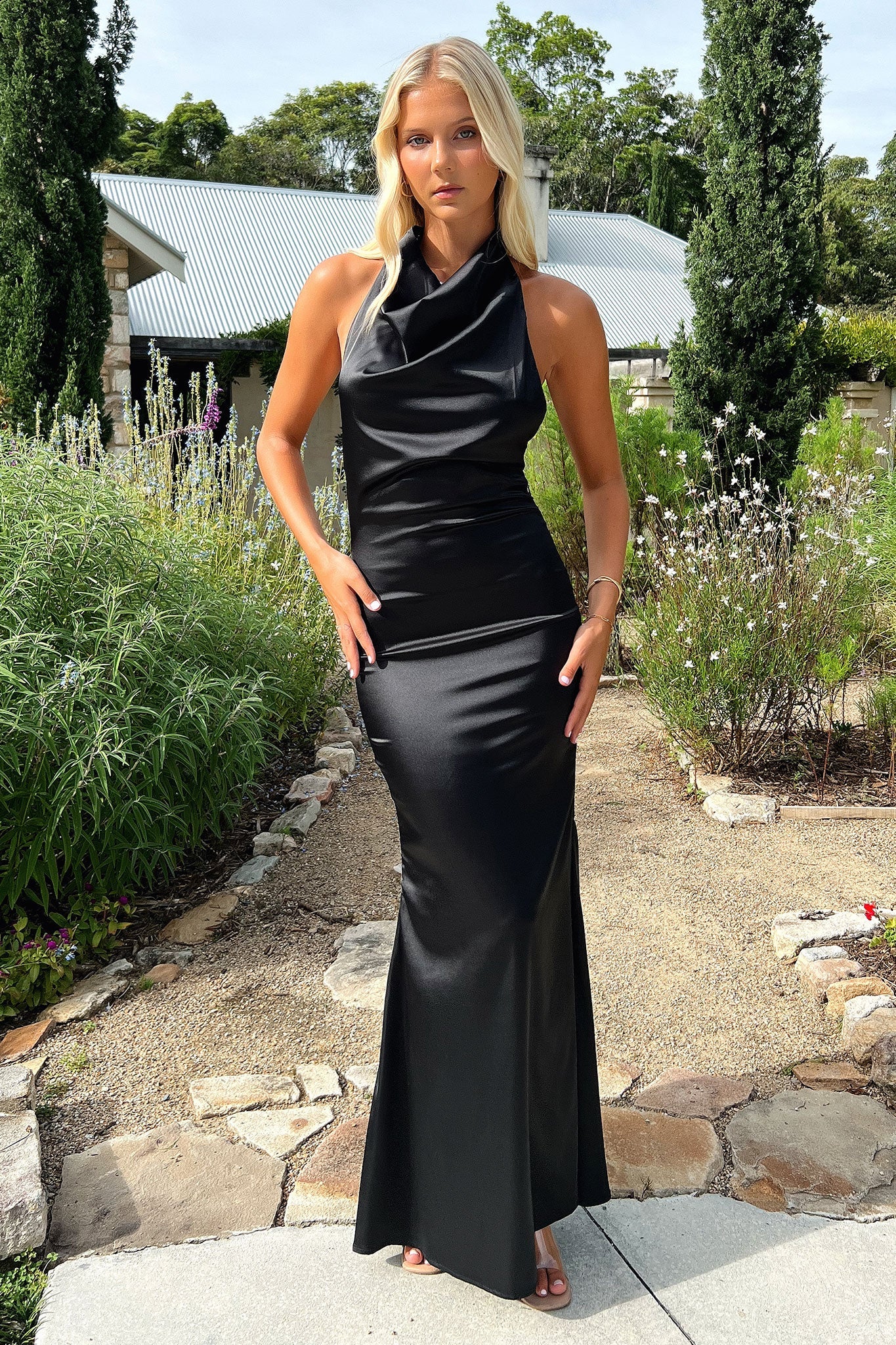 Corwin Open Back Satin Maxi Dress - Negro