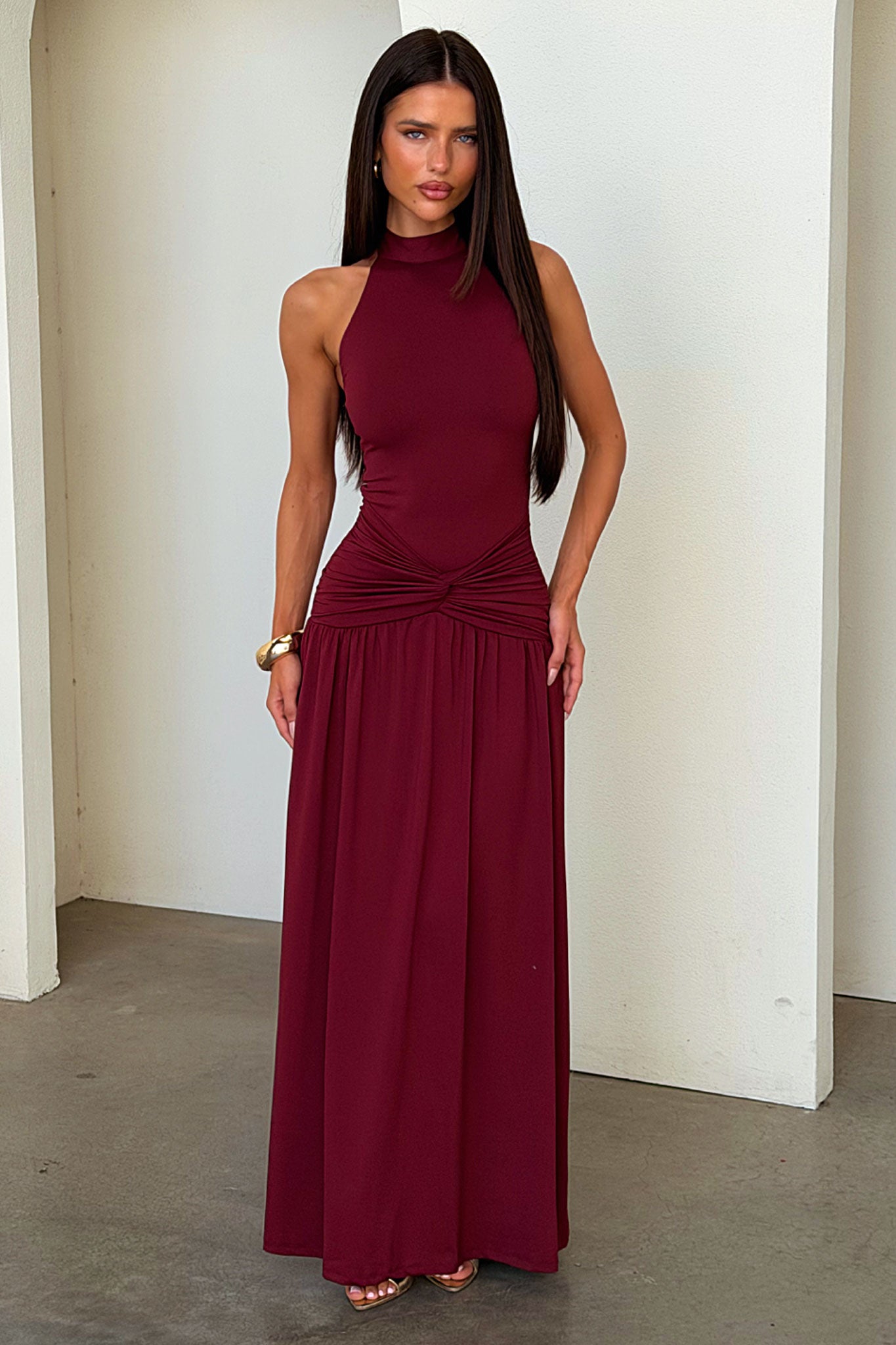 Tallulah High Neck Maxi Dress - Burdeos